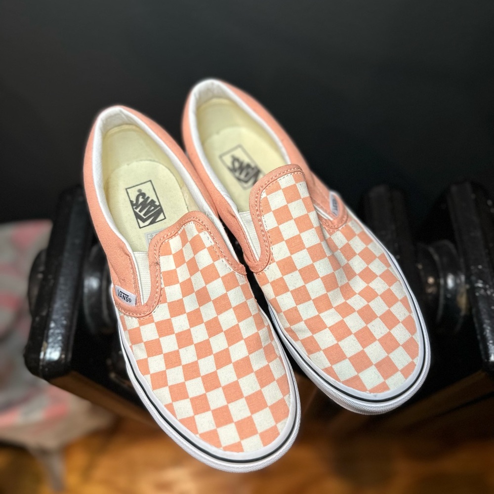 POWDER PINK 🎀 CHECKERBOARD VANS
